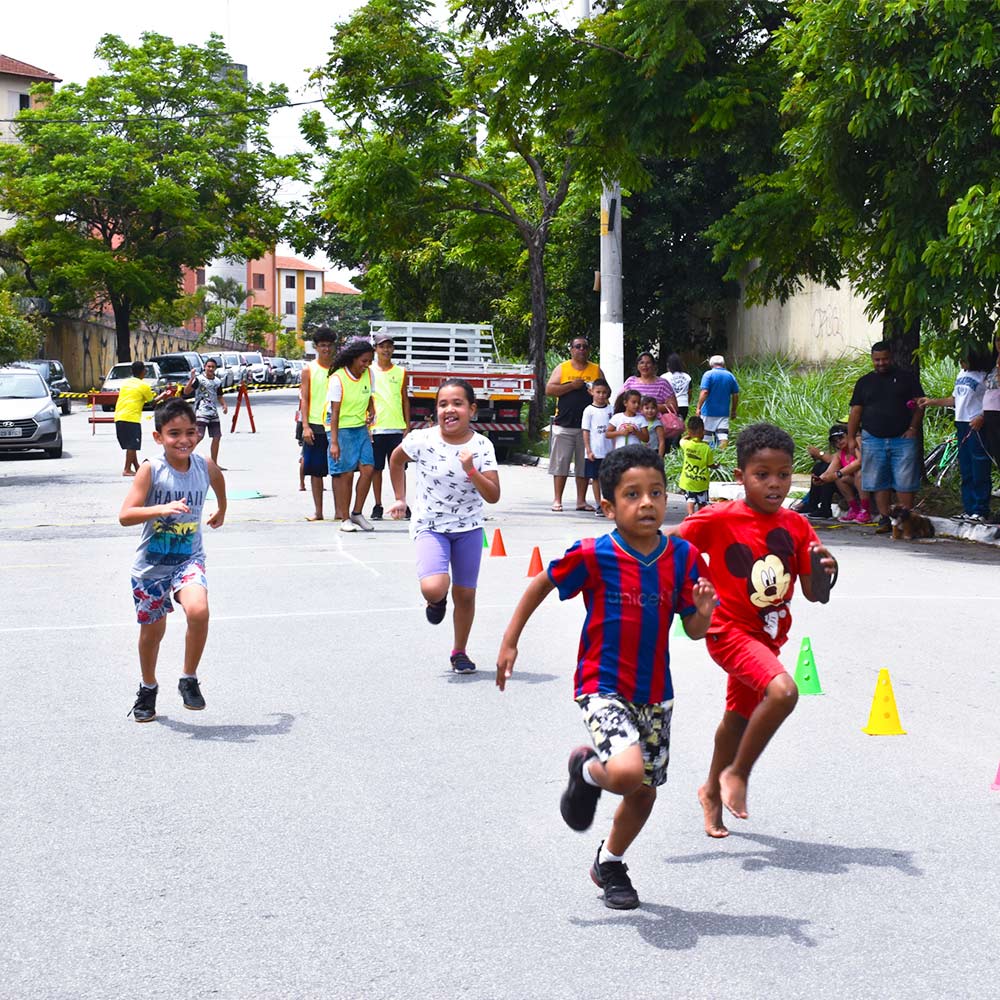 12º Corridinha do CREN anima comunidade do entorno da unidade Vila Jacuí Padre Ticão