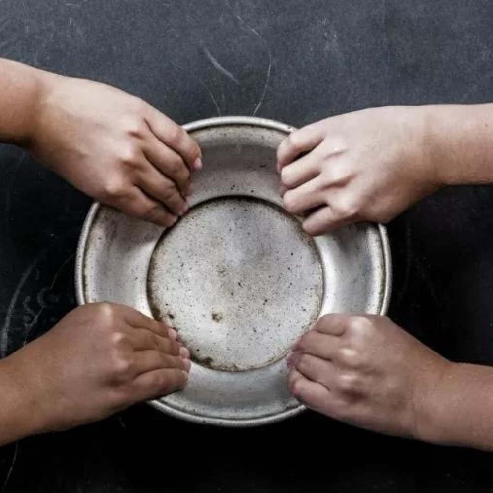 Falta de comida é pior em casa com crianças: “Meus filhos só comiam miojo”